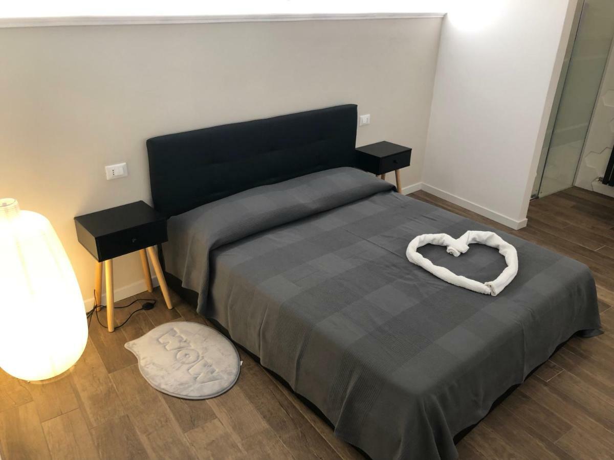 Tree House Apartment โปลเปนาซเซ เดล การ์ดา ภายนอก รูปภาพ