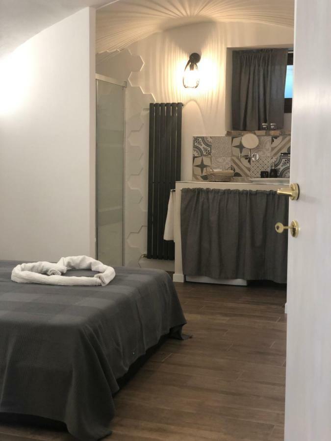 Tree House Apartment โปลเปนาซเซ เดล การ์ดา ภายนอก รูปภาพ