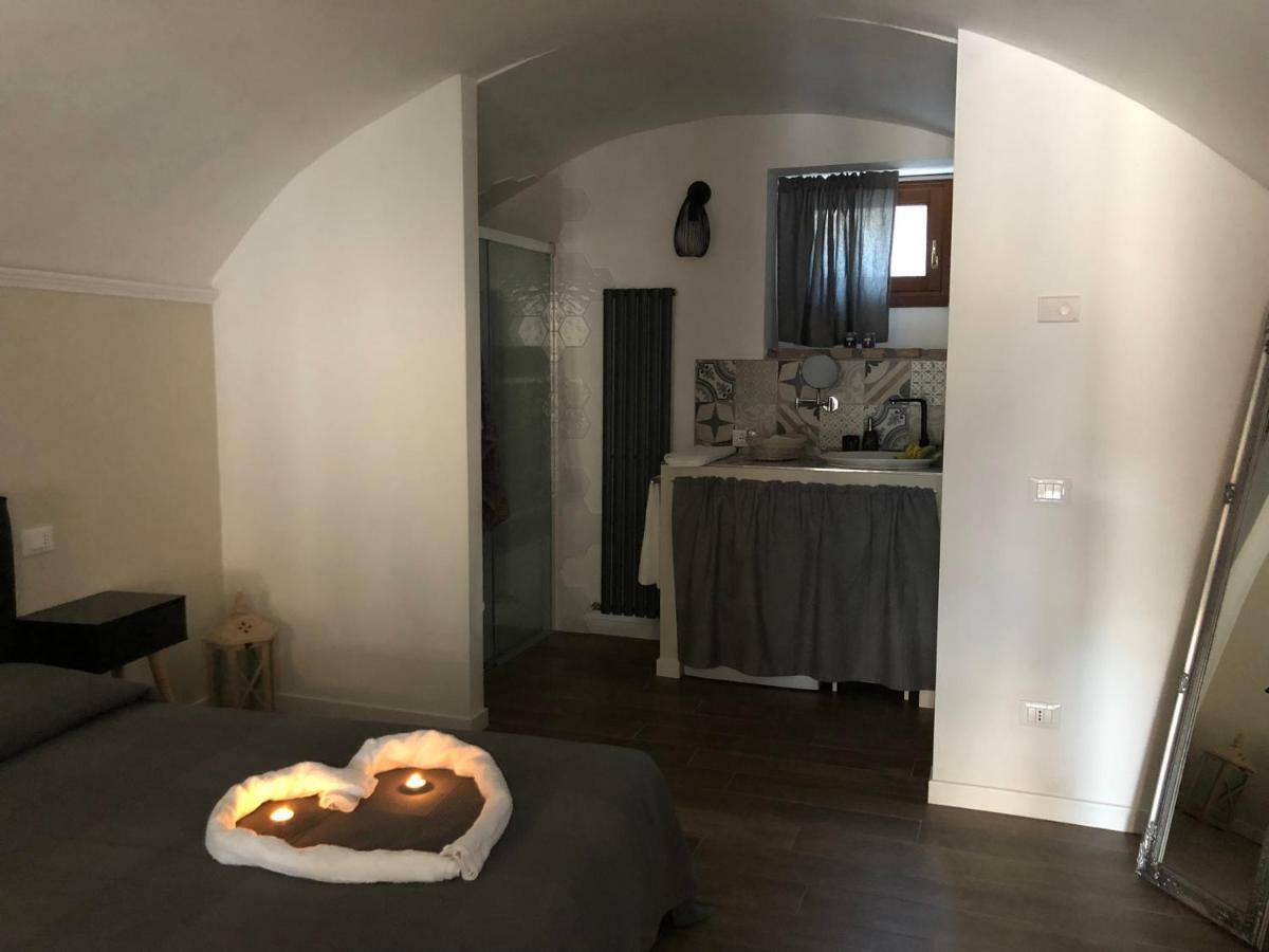 Tree House Apartment โปลเปนาซเซ เดล การ์ดา ภายนอก รูปภาพ